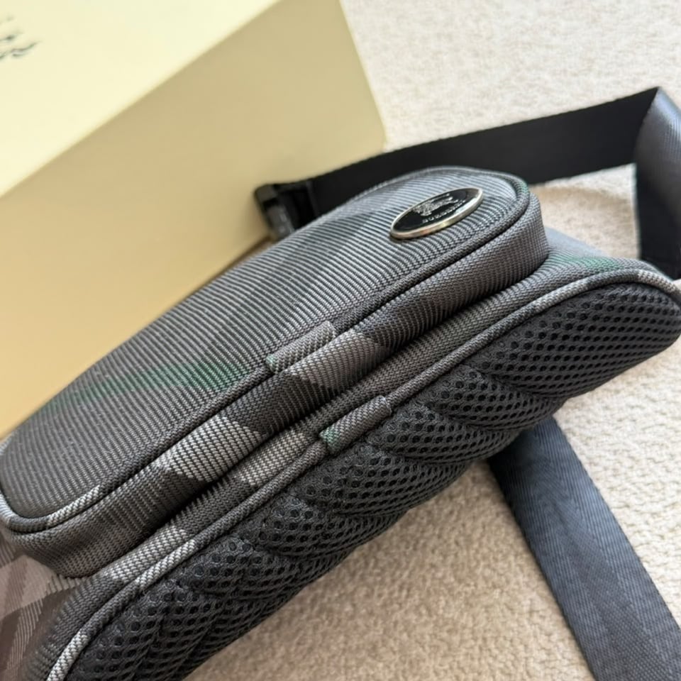 Burberry Gray ML Heritage Bag view 9