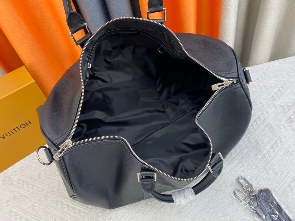 Louis Vuitton Keepall Bandouliere 50Cm Black view 4