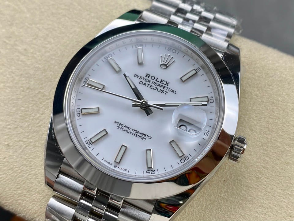 Rolex Datejust 41mm White Dial 126334 Jubilee Flutted view 4