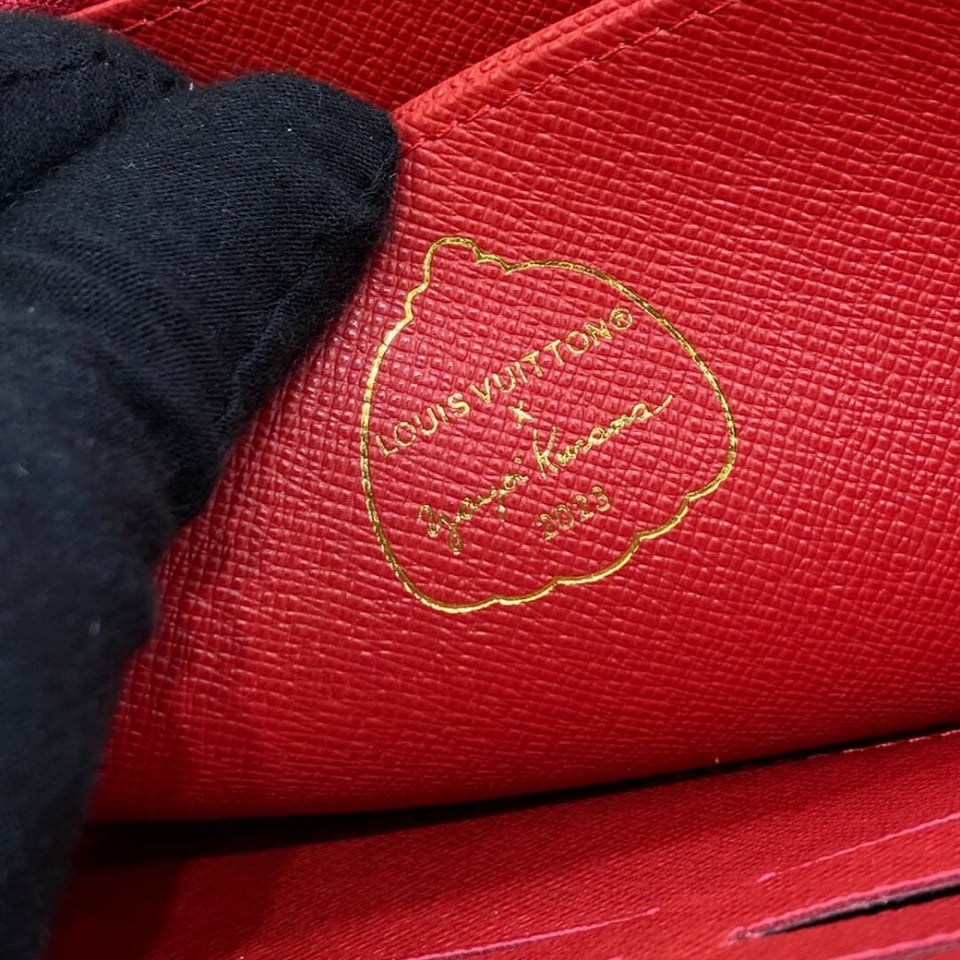 Louis Vuitton x Yayoi Kusama Zippy Wallet view 10