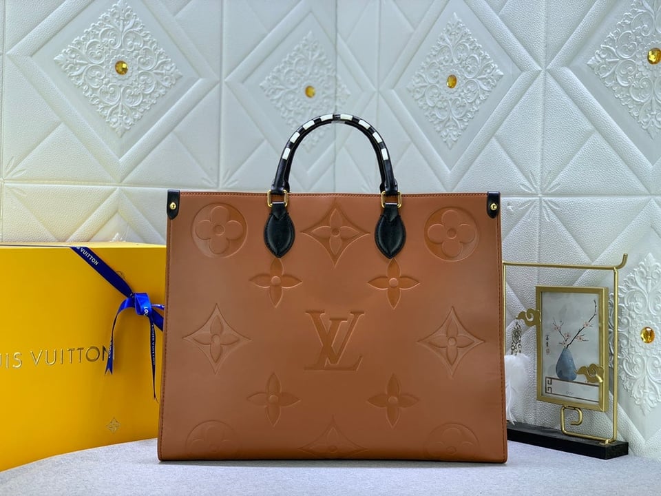 Louis Vuitton LV Crafty Onthego Gm Brown 41Cm view 7
