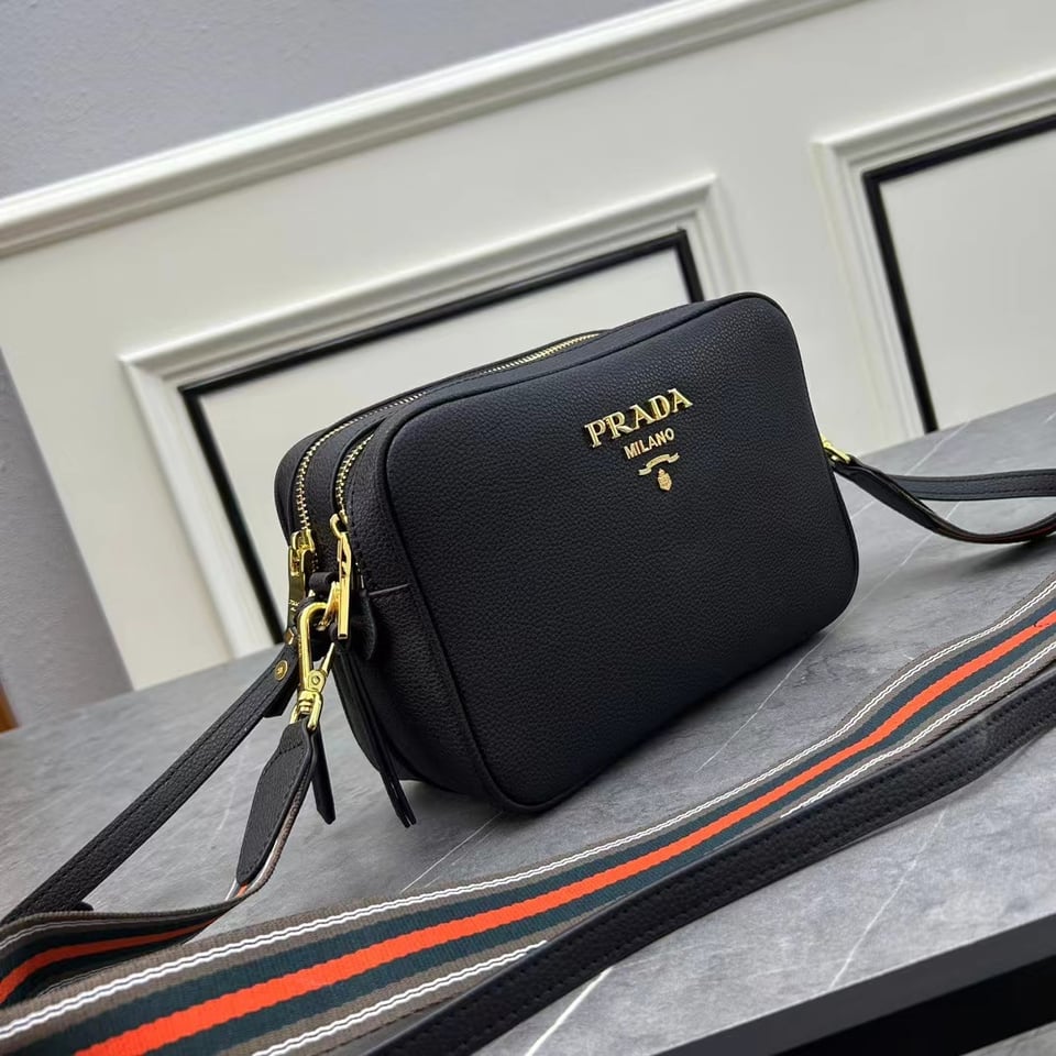Prada Camera Shoulder Bag 23Cm view 3