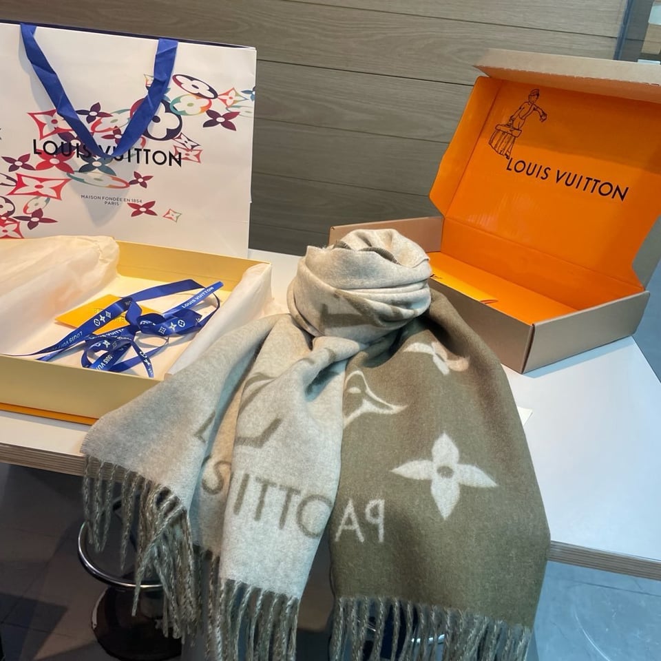 Louis Vuitton Monogram Giant Green Scarf For Women 170cm