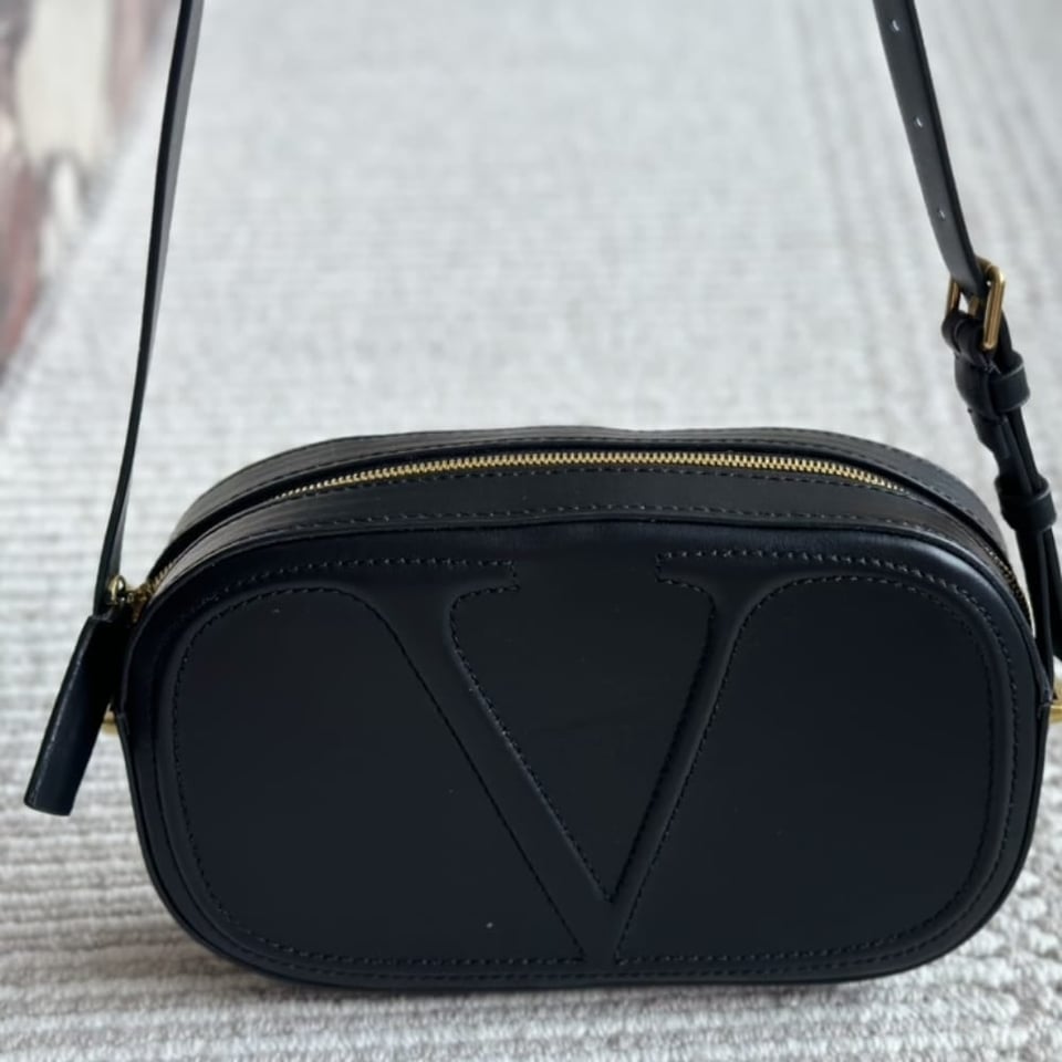 Valentino Vlogo Walk Calfskin Crossbody Bag Black 25Cm view 4