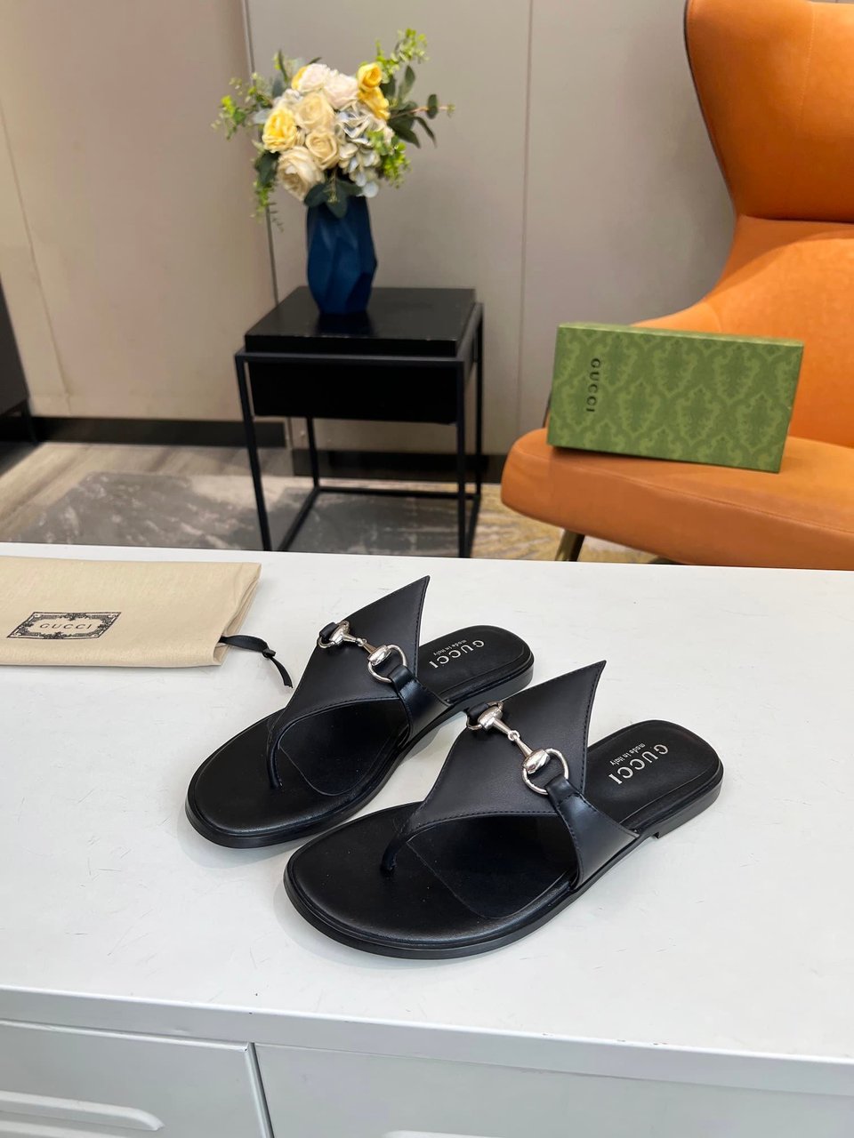 Gucci Women’S Thong Sandal With Horsebit Black view 7