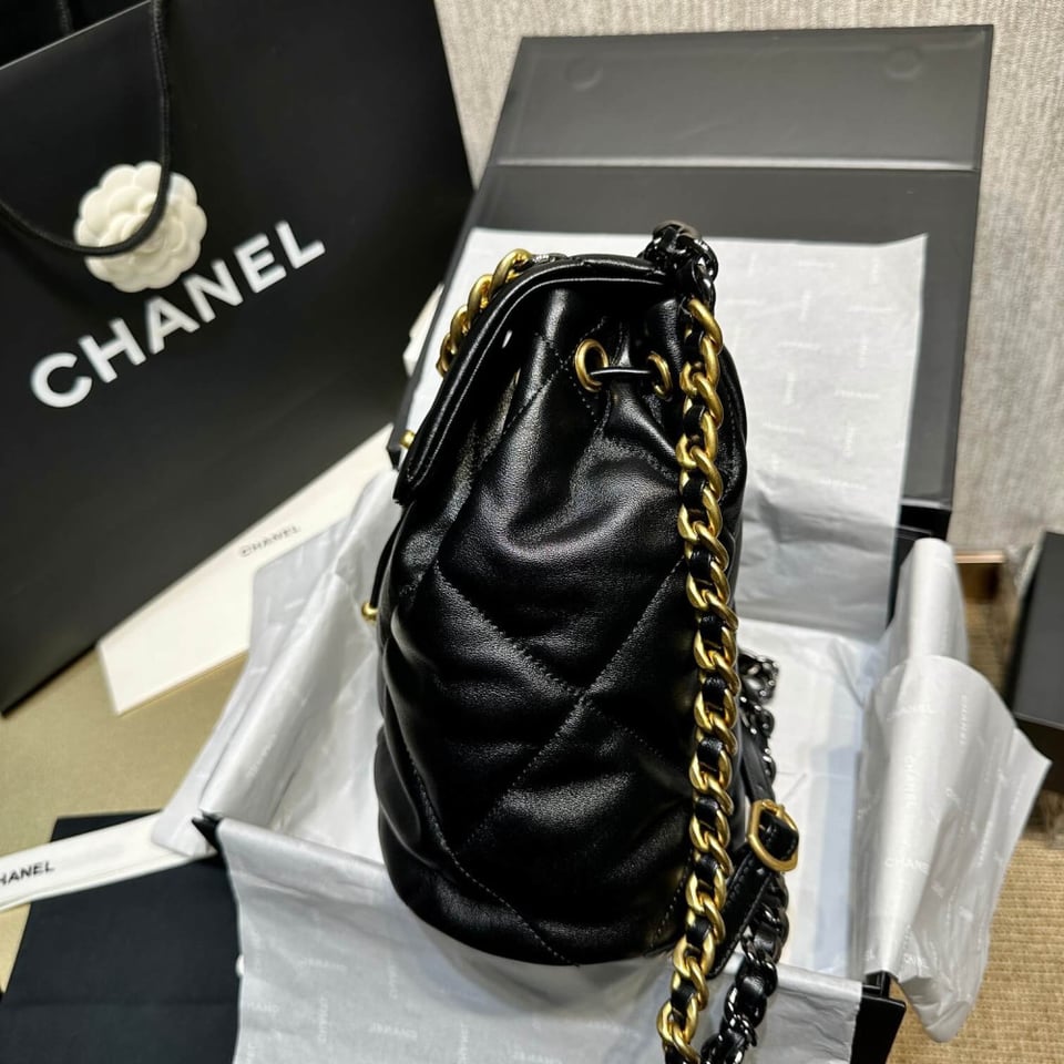 Chanel 19 Backpack Black Quilted Lambskin 26cm view 9