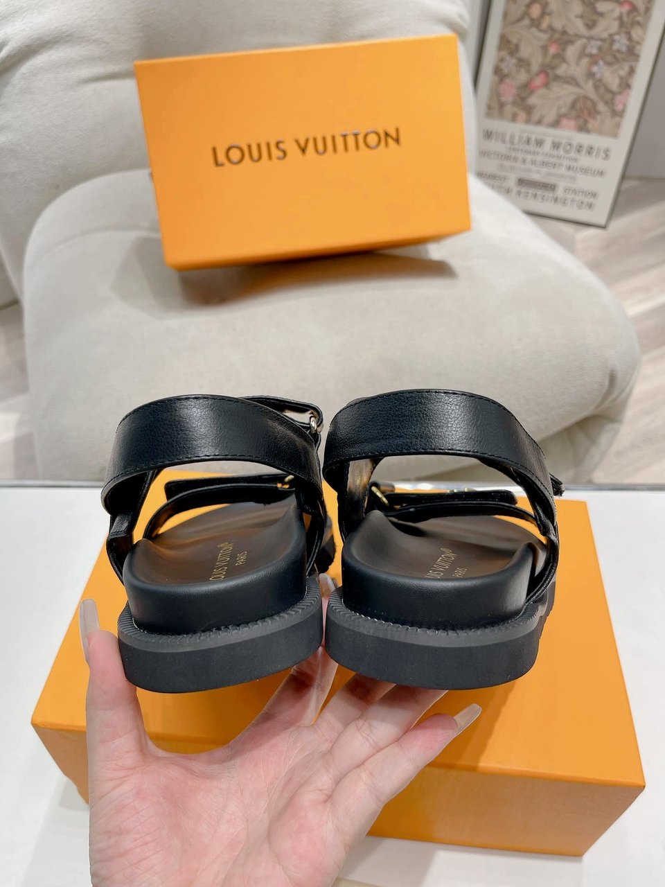 Louis Vuitton Lv Sunset Flat Comfort Sandals Black 1Abw6W view 4