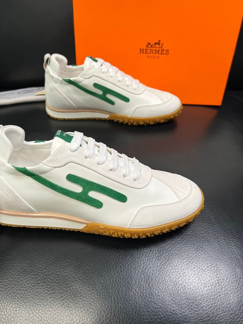 Hermes Sneakers White / Jungle Green Color Goatskin H242924ZHJM390 view 8