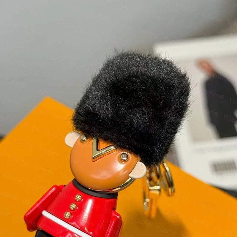 Louis Vuitton Royal Guard / London Guard Key Holder &amp; Bag Charm 13cm/5.1in view 5