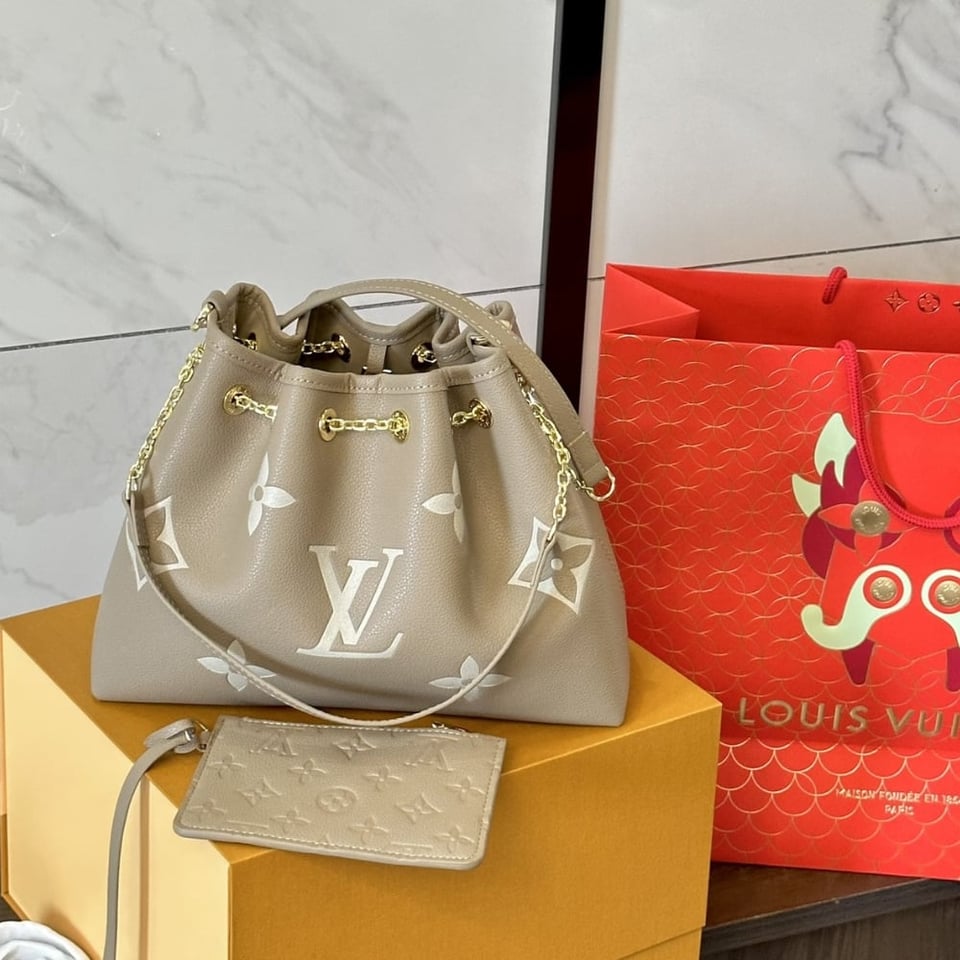 Louis Vuitton Summer Bundle Bag Tourterelle Grey 28Cm M25453 view 3
