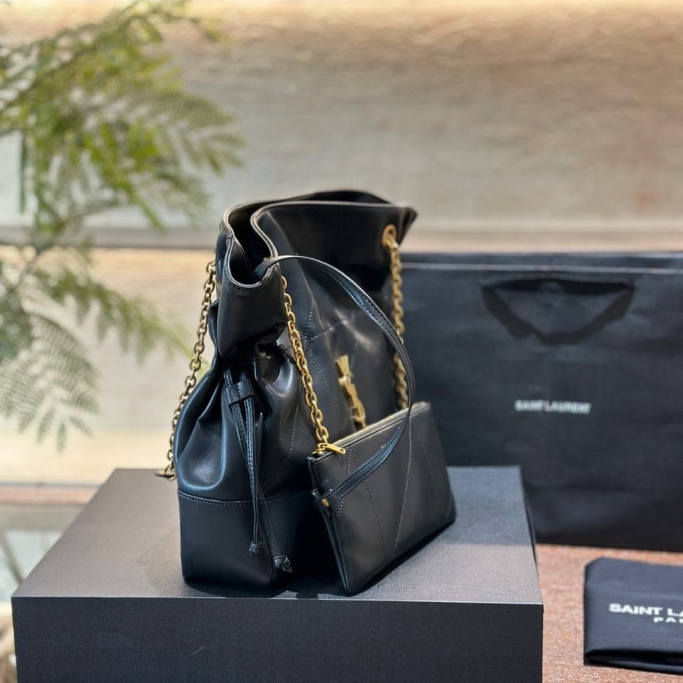 Saint Laurent Jamie 4 3 Shopping In Black 34Cm view 9