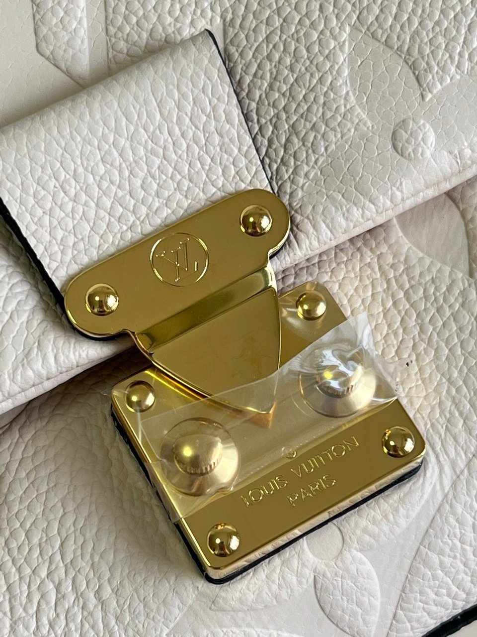 Louis Vuitton Madeleine Bb Cream Beige 24Cm M46008 view 5