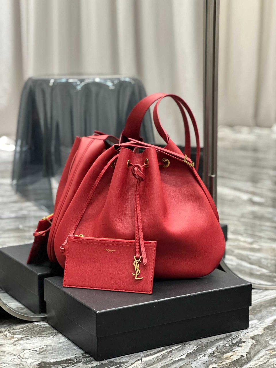 Saint Laurent Paris Vii Large Flat Hobo Bag In Smooth Leather Bag Red 44cm/ 17.3 in view 11