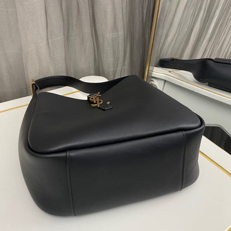 Saint Laurent Le 5 A 7 Soft Small Hobo Bag In Smooth Leather Black 27cm view 7