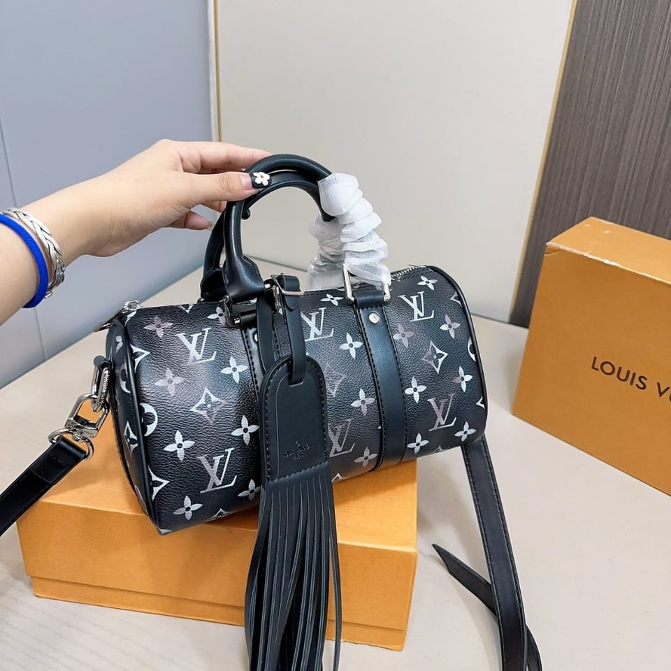 Louis Vuitton Keepall Bandouli Re 25 Bag Monogram Brushed Cowhide Black 25Cm M11595 view 7