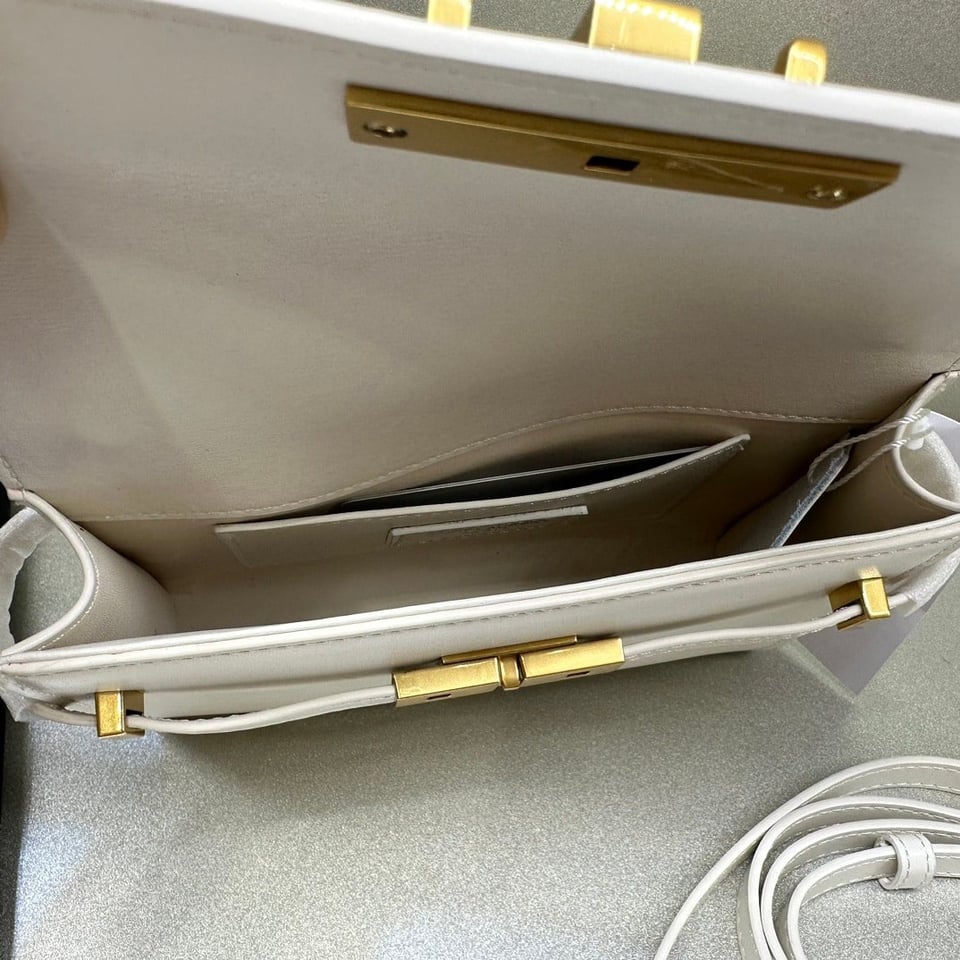Saint Laurent Manhattan Small Shoulder Bag In Box Saint Laurent Leather White 19Cm view 3