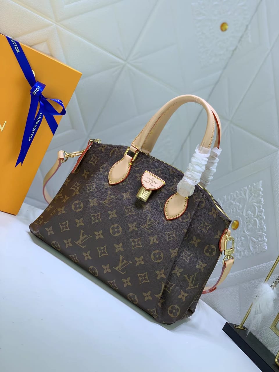 Louis Vuitton Rivoli Pm M44543 view 9