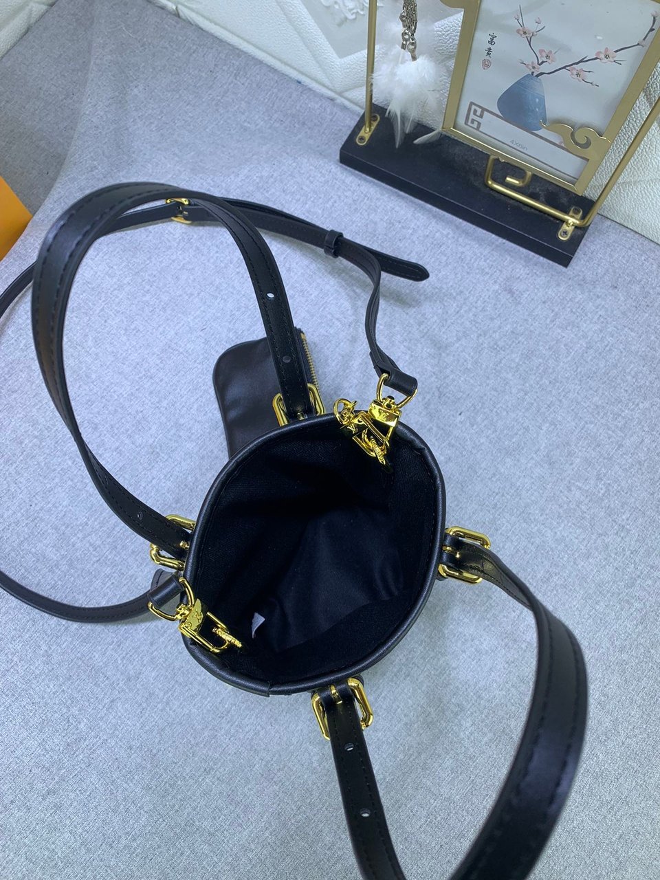 Louis Vuitton Nano Bucket Bag Black 17Cm M82418 view 6