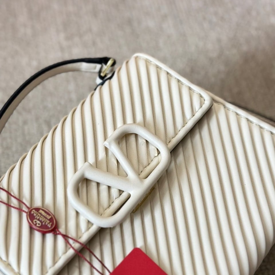 Valentino Garavani Small Vsling Handbag White 20Cm view 4
