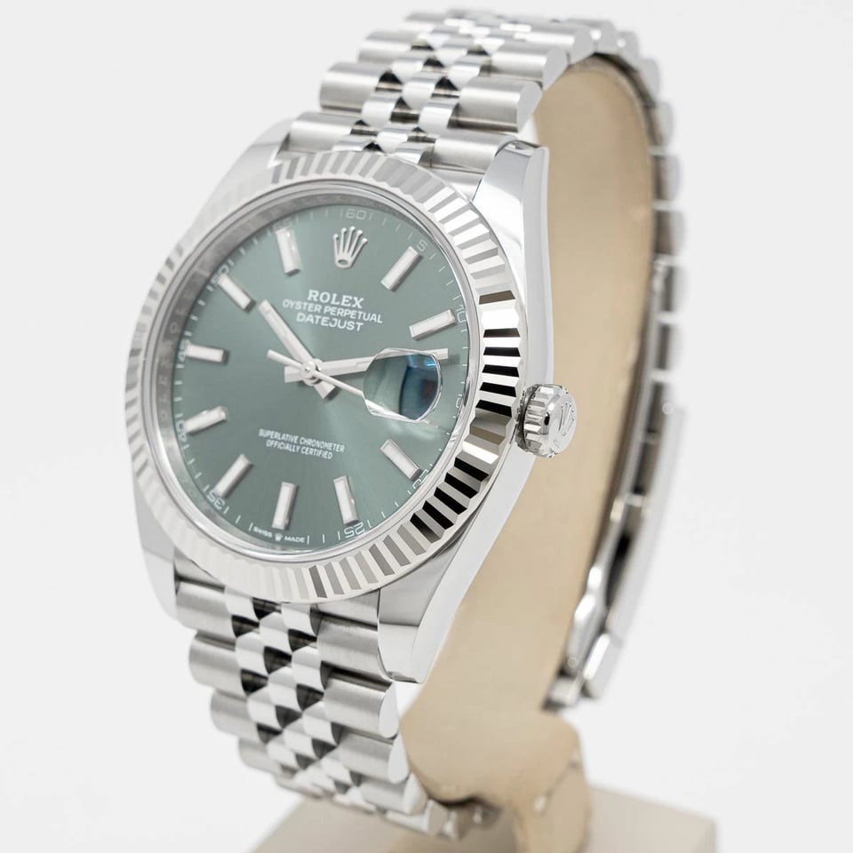 Rolex Datejust 41mm Green Dial 126334 Jubilee view 6