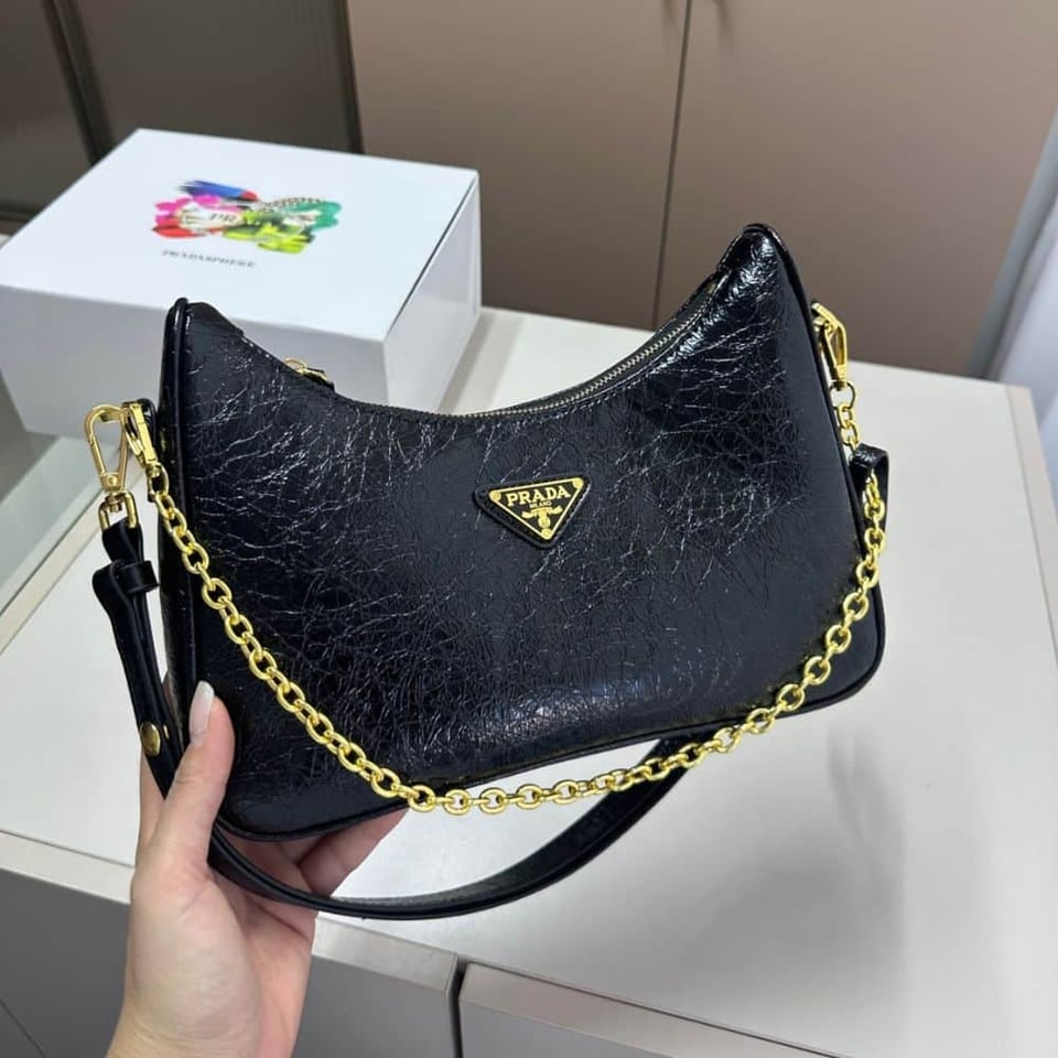 Prada Re Edition Mini Bag In Naplak Patent Leather Black 28Cm view 5