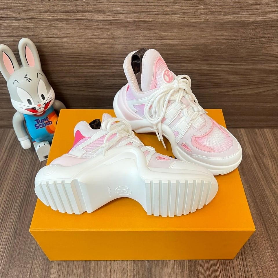 Louis Vuitton Archlight Sneaker Gradient Pink view 3