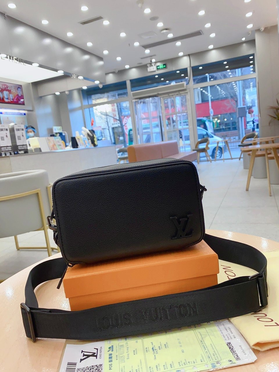 Louis Vuitton Alpha Wearable Wallet Black 18.5Cm M59161 view 9