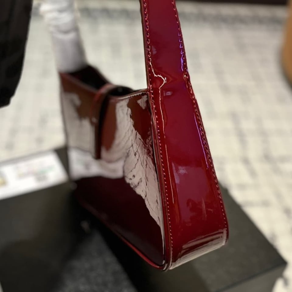 Saint Laurent Le 5 A 7 Patent Hobo Bag In Shiny Leather Wine Red 25Cm view 8