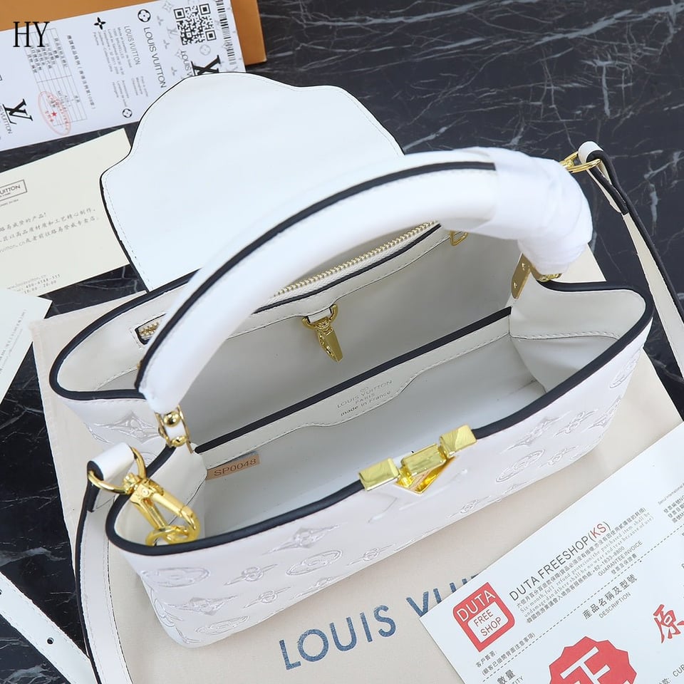 Louis Vuitton Capucines White 27Cm view 5