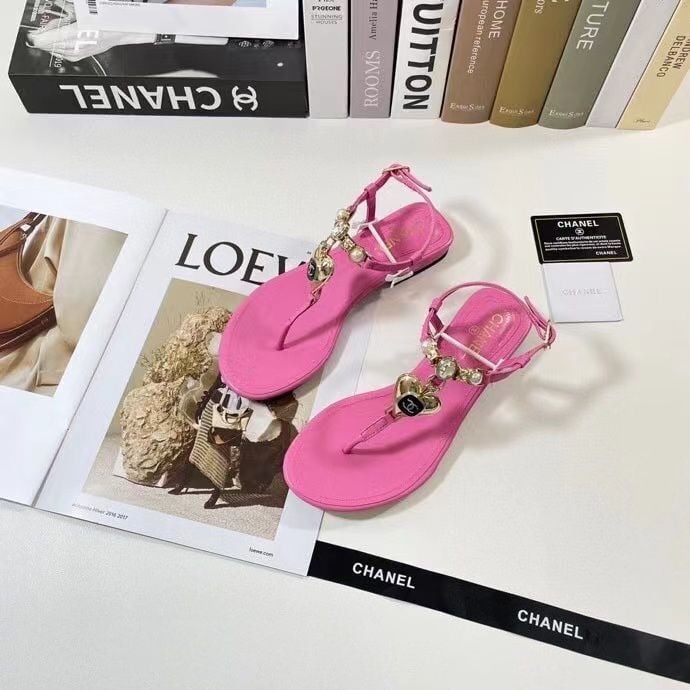 Chanel Shiny Pearl Crystal Cc Heart Thong Sandals Pink view 3