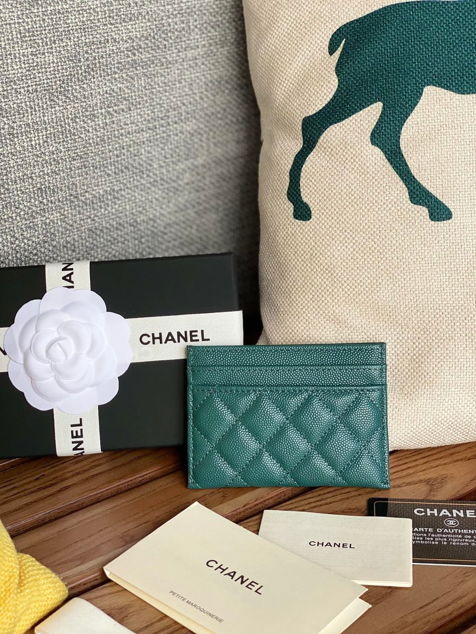 Chanel Boy 11Cm Card Holder Dark Green Caviar Gold Hardware view 10