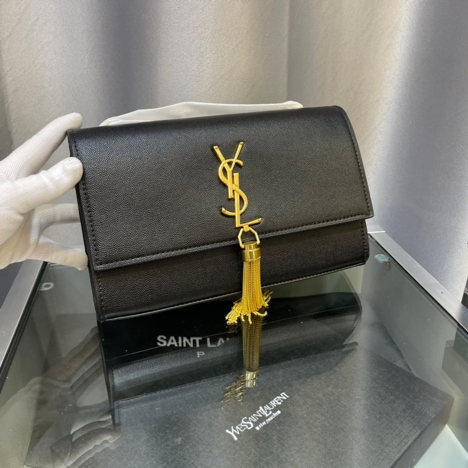 Saint Laurent Kate Medium Chain Bag With Tassel In Grain De Poudre Embossed Leather view 3