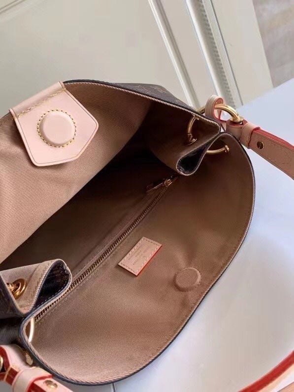 Louis Vuitton Graceful Monogram Canvas 30Cm M43701 view 11