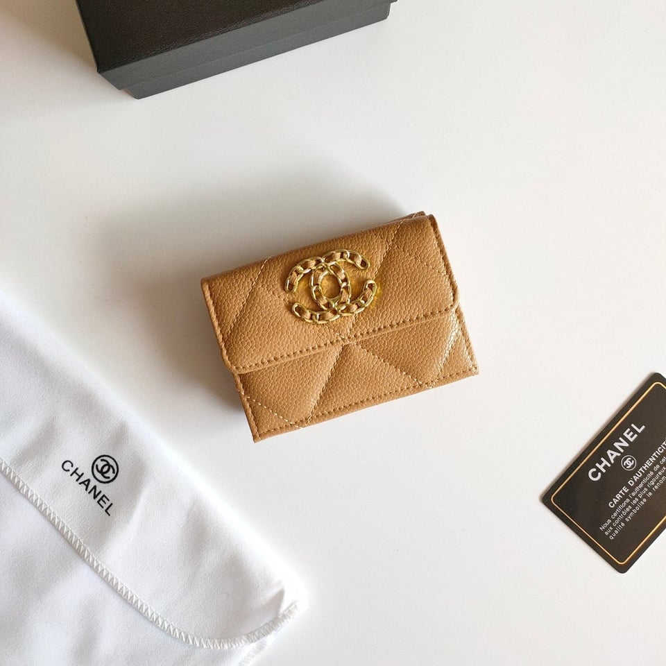 Chanel Trifold Purse 12 Amber Grained Calfskin Gold Icon view 2