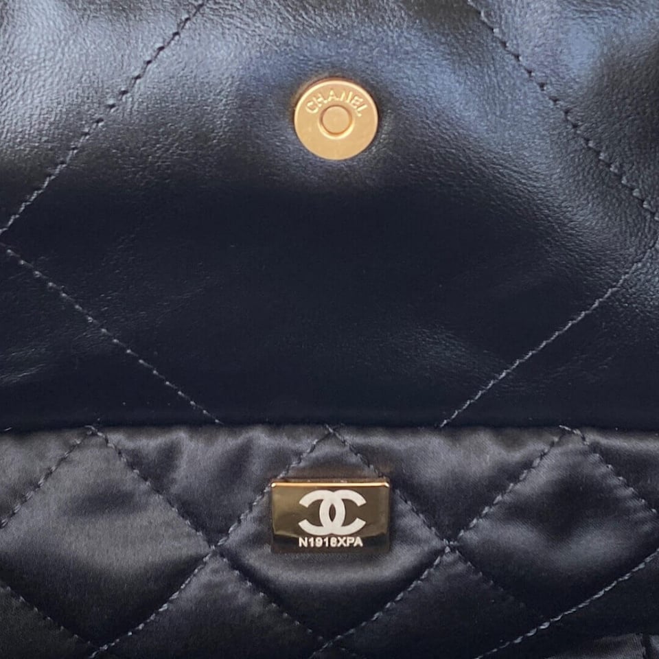 Chanel 22 Small Handbag Shiny Calfskin Black Gold view 10
