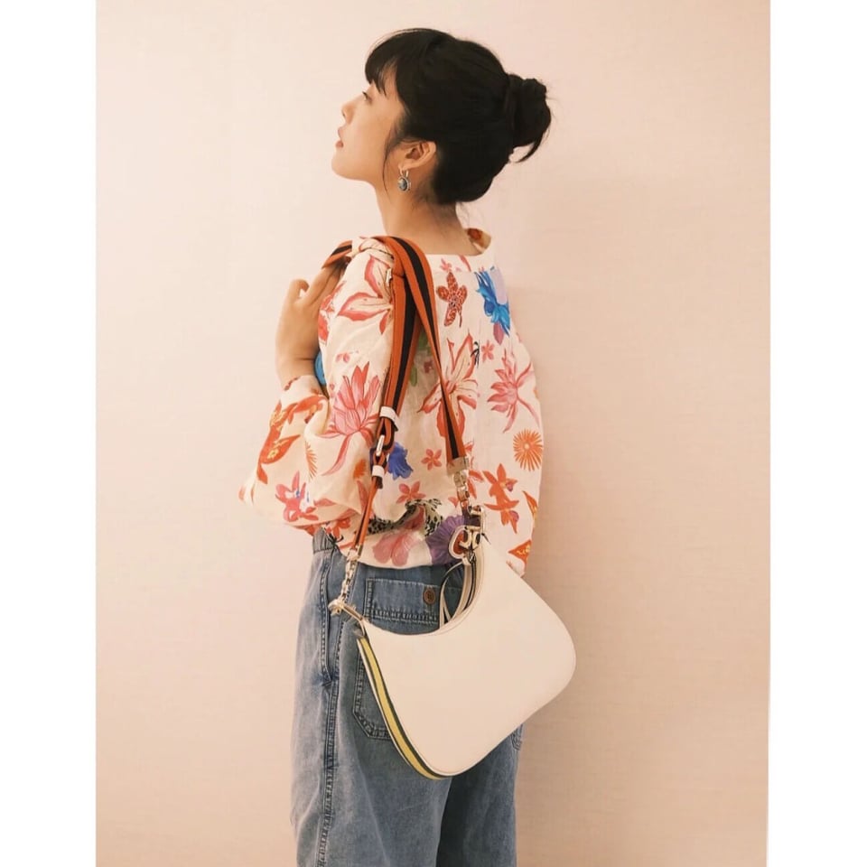 Gucci White Leather Attache Small Shoulder Bag view 3