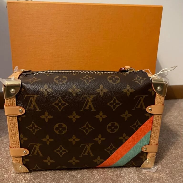 Louis Vuitton MM Monogram Side Trunk Bag 23.5cm/9.3in Monogram P01899 view 4
