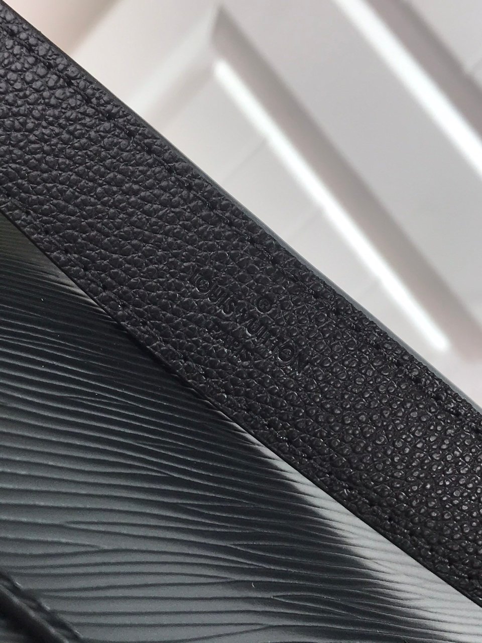 Louis Vuitton Marelle 25Cm Black M80689 view 7