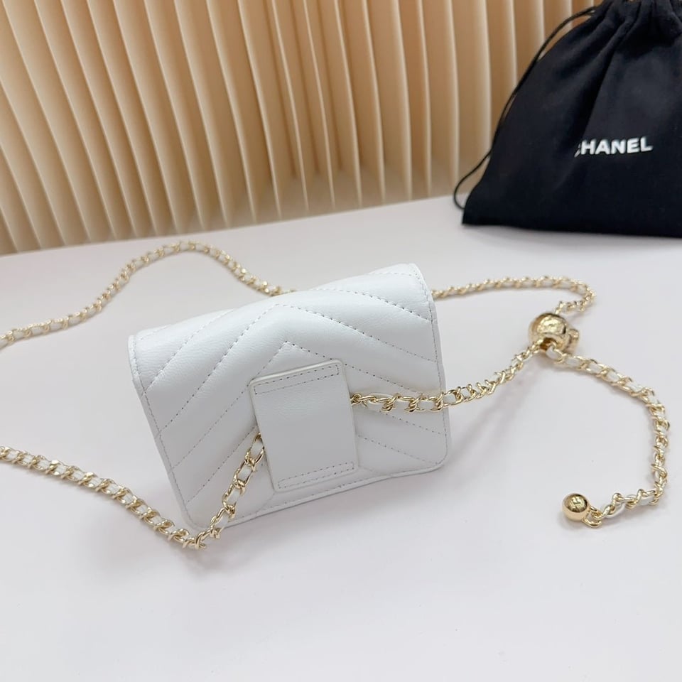 Chanel 2.55 Belt White Chevron Lambskin Bag view 4