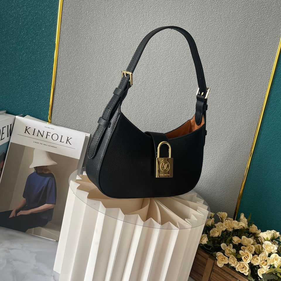 Louis Vuitton Low Key Shoulder Bag Black 25Cm M24611 view 10