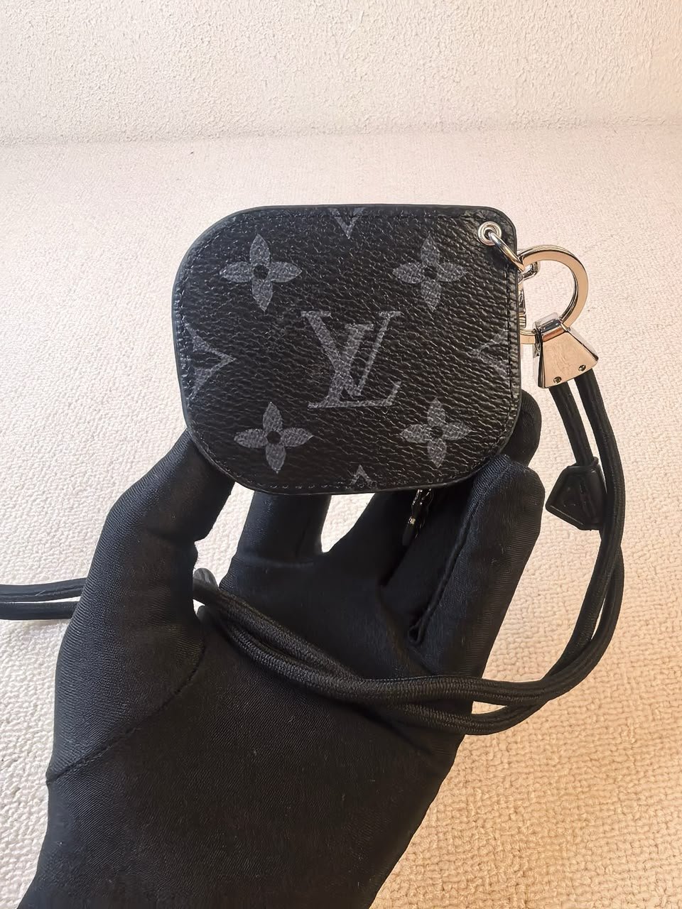 Louis Vuitton Monogram Eclipse Earphone Case 6.5cm/2.6in view 7