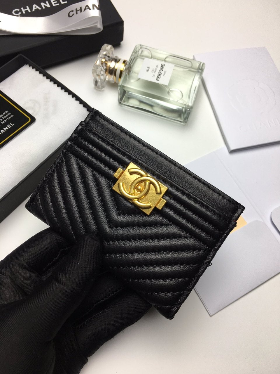 Chanel Line Card Holder 11.2 Black Calfskin Gold Icon view 3