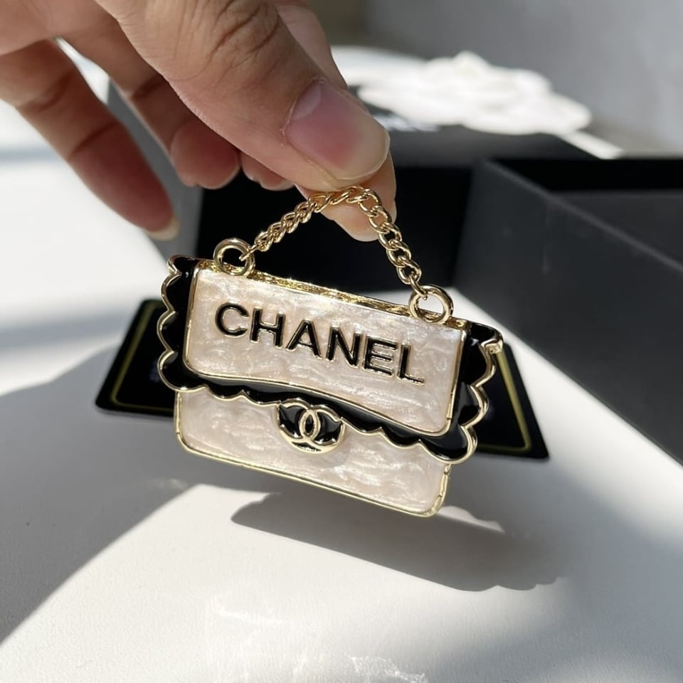 Chanel Chanel Bag Shaped Brooch view 7