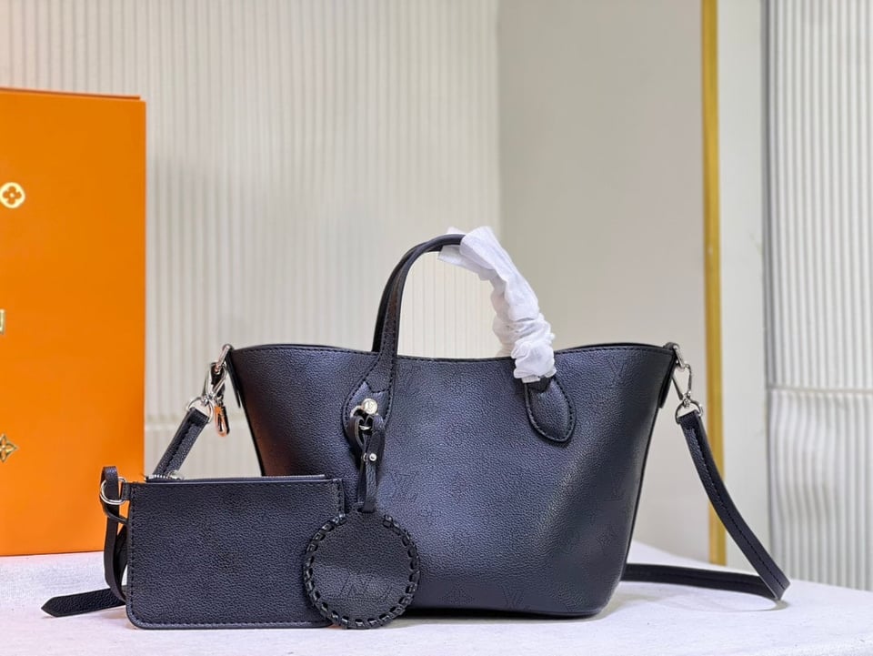 Louis Vuitton Blossom Pm Bag Black 20Cm view 10
