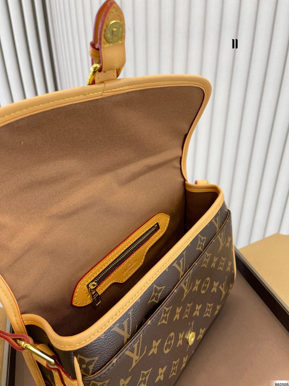 Louis Vuitton Monogram Canvas Sologne 26Cm Brown view 3