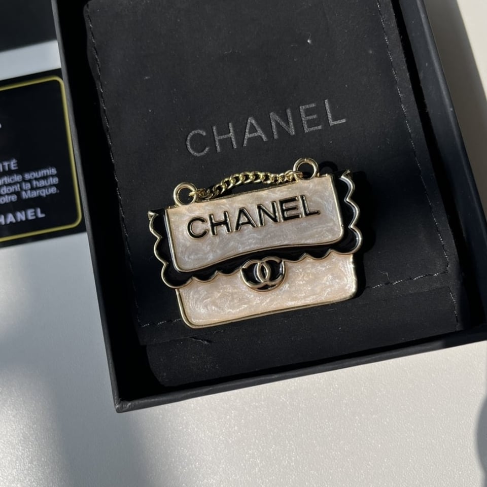 Chanel Chanel Bag Shaped Brooch view 2