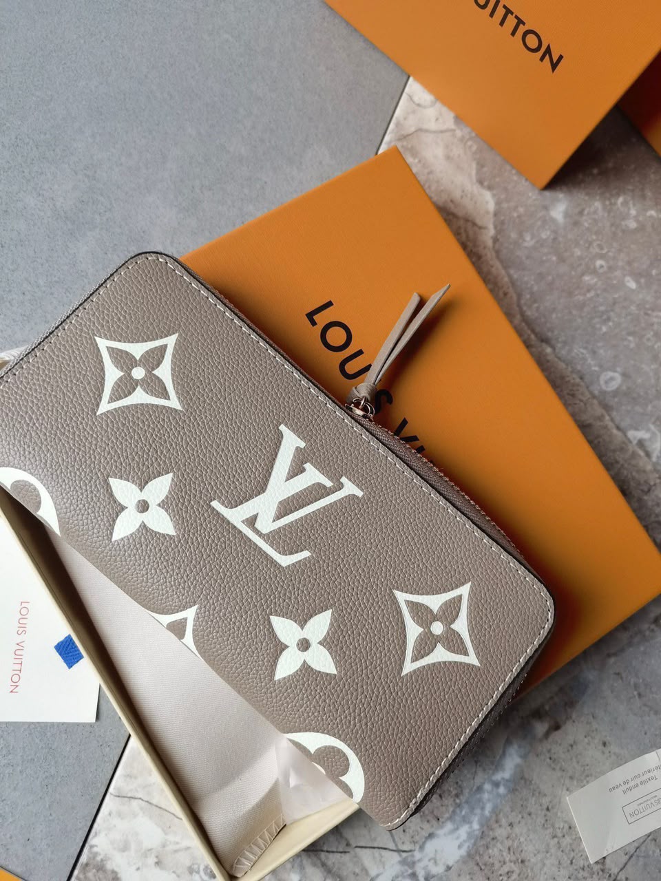 Louis Vuitton Bicolor Monogram Empreinte Leather Zippy Wallet Tourterelle Gray/Cream view 10