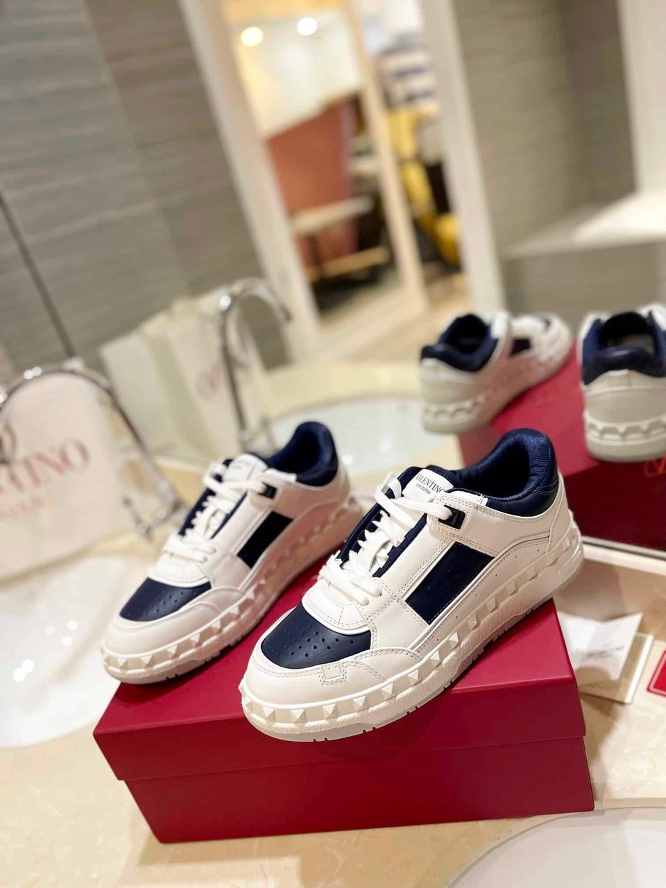 Valentino Garavani Freedots Low Top Sneaker In Calfskin Blue 4Y2S0H43Rdg Fc6 view 10