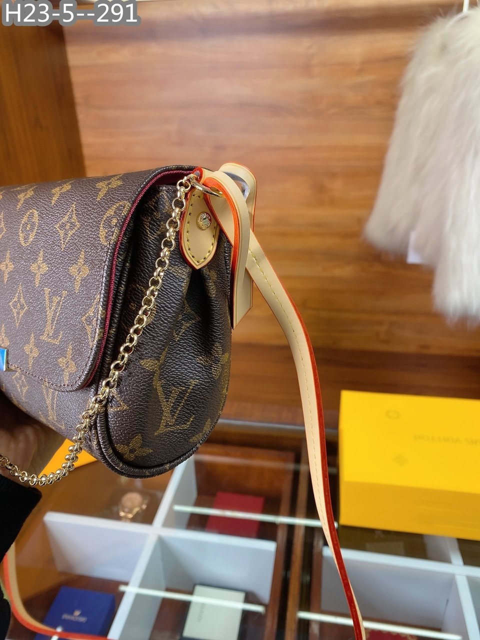 Louis Vuitton Favorite Mm Chain Shoulder Bag 24Cm view 9