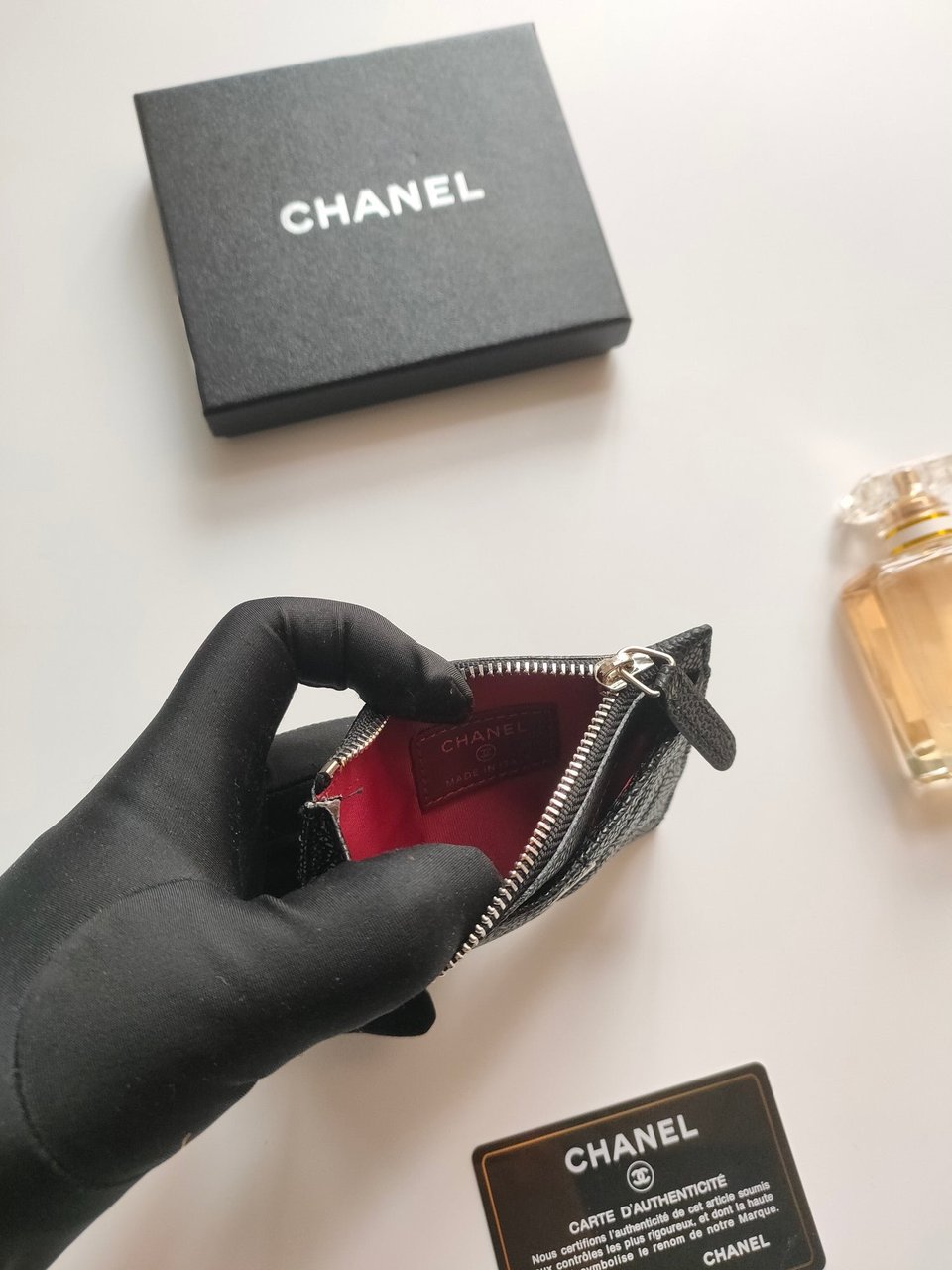 Chanel Zipped Card Holder 11.5 Black Grained Calfskin Gold Icon view 4